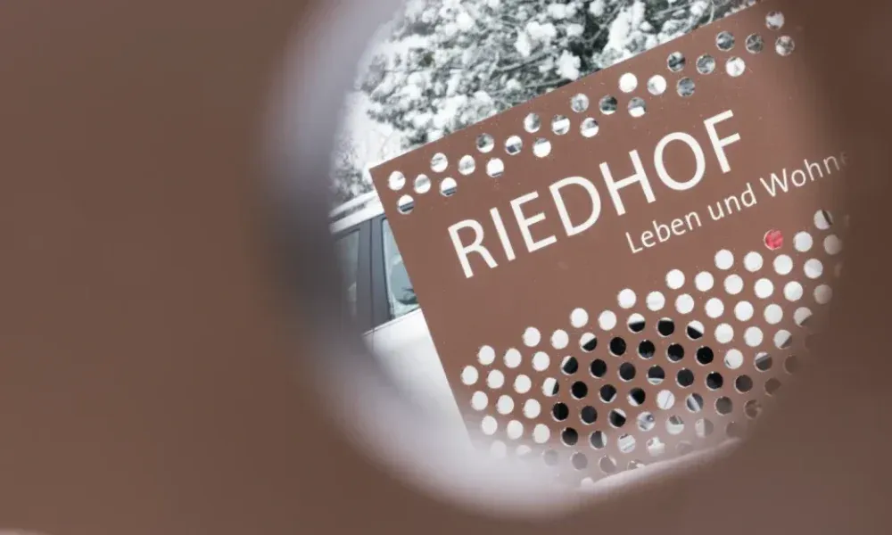 Riedhof_B_Beitragsbild_desktop_20251202_m_ler