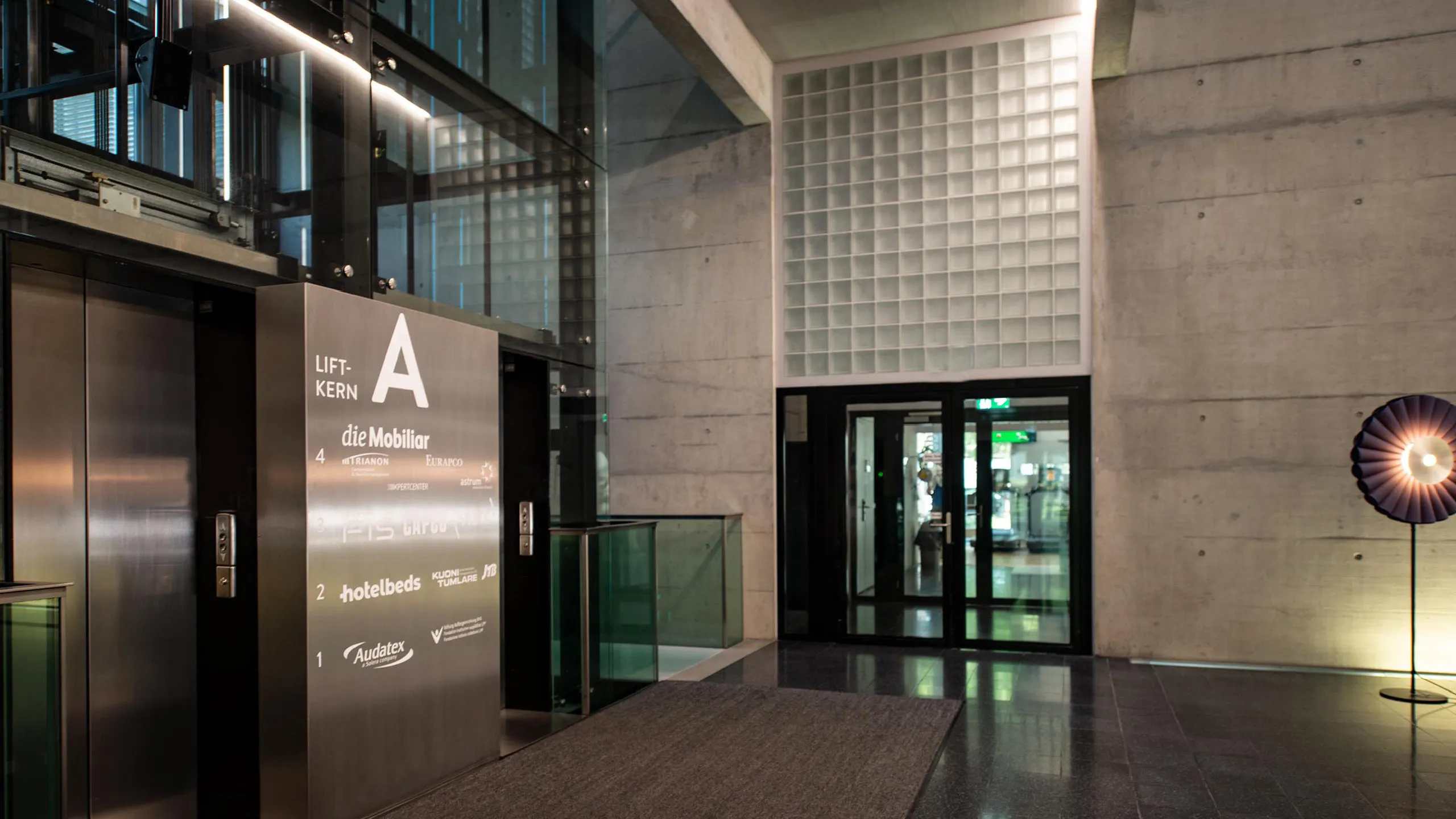 DinoCenter_S_10_Desktop_20241217_m_ler