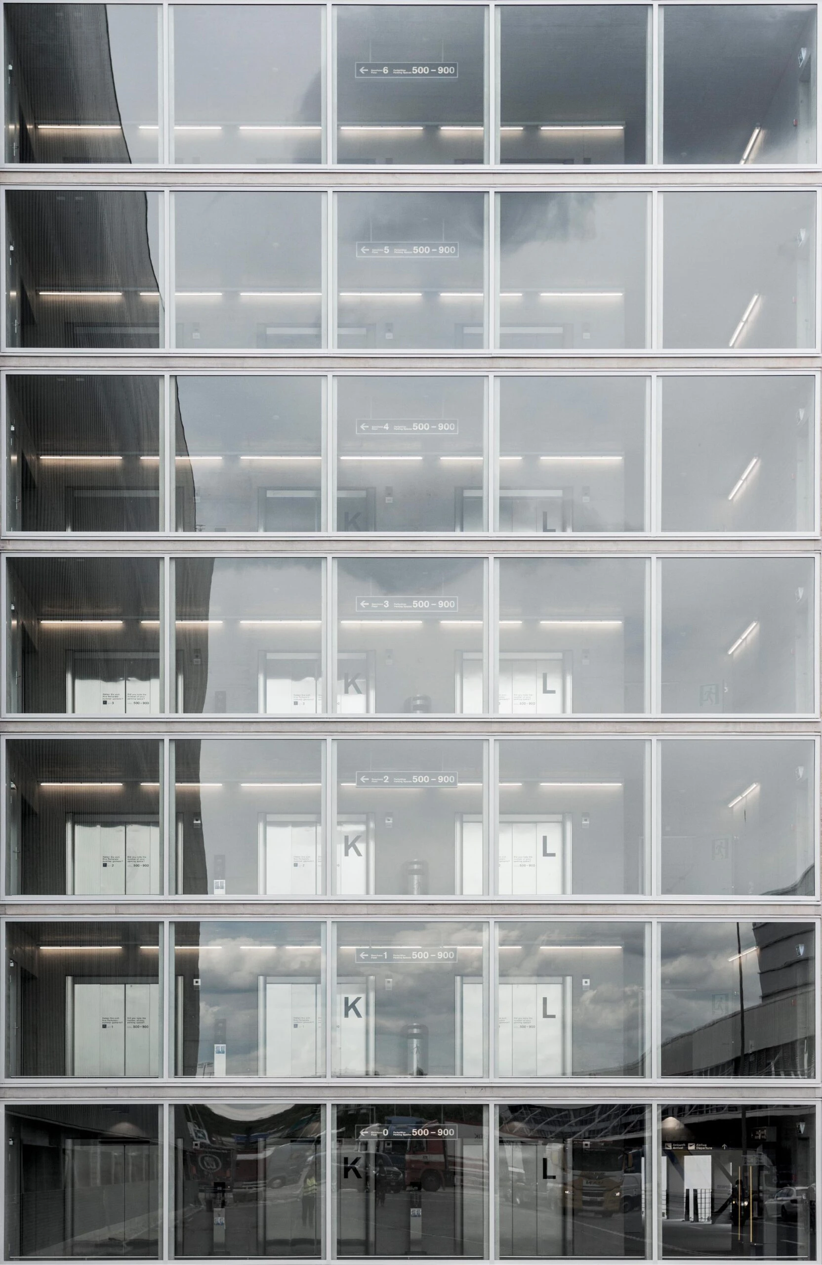 FlughafenZuerich_S_08_desktop_20220505_g_msr